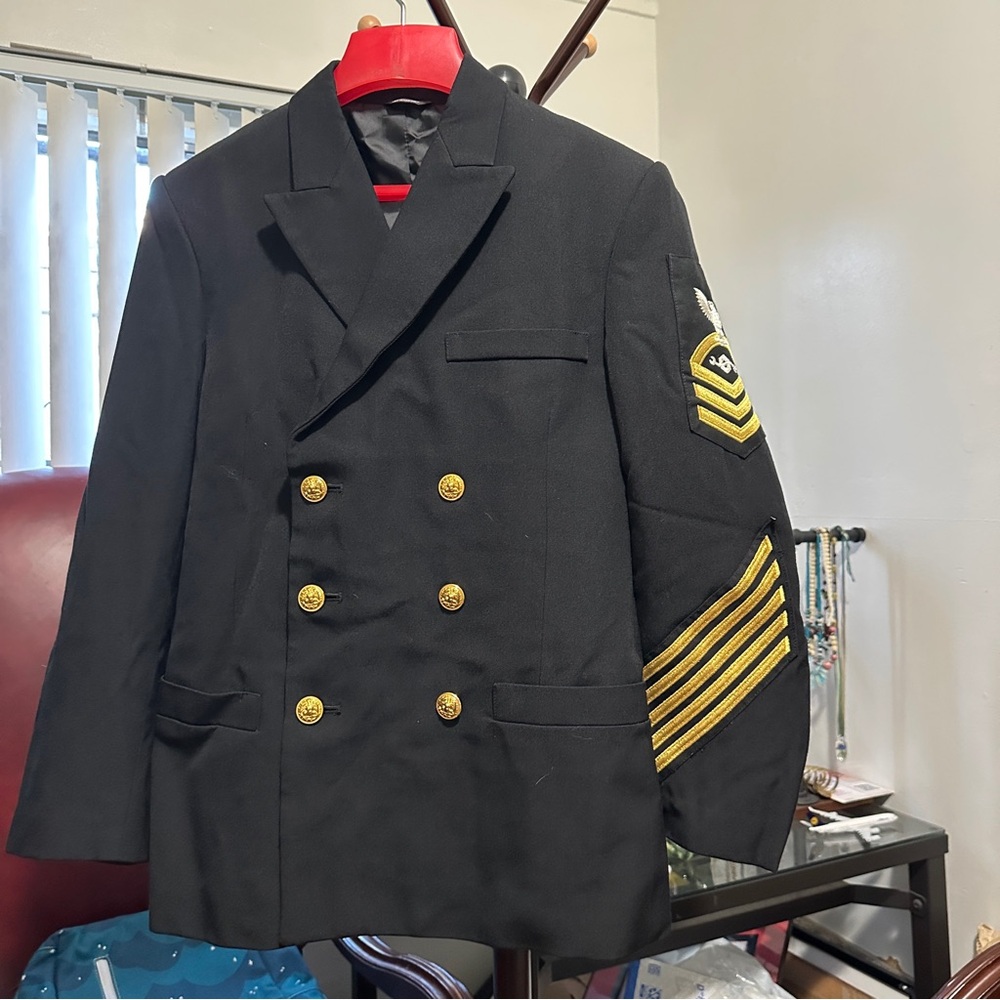 U.S. Navy Dress Uniform Jacket Black Gold Buttons 40 REG Flying Cross